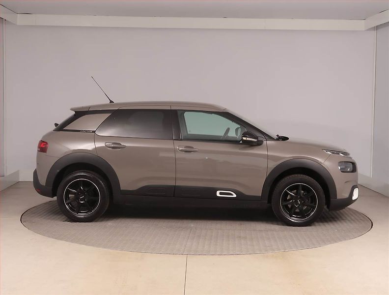 Citroën C4 Cactus (2019) 1.2 PureTech, Serv.kniha - fotka 6 z 17