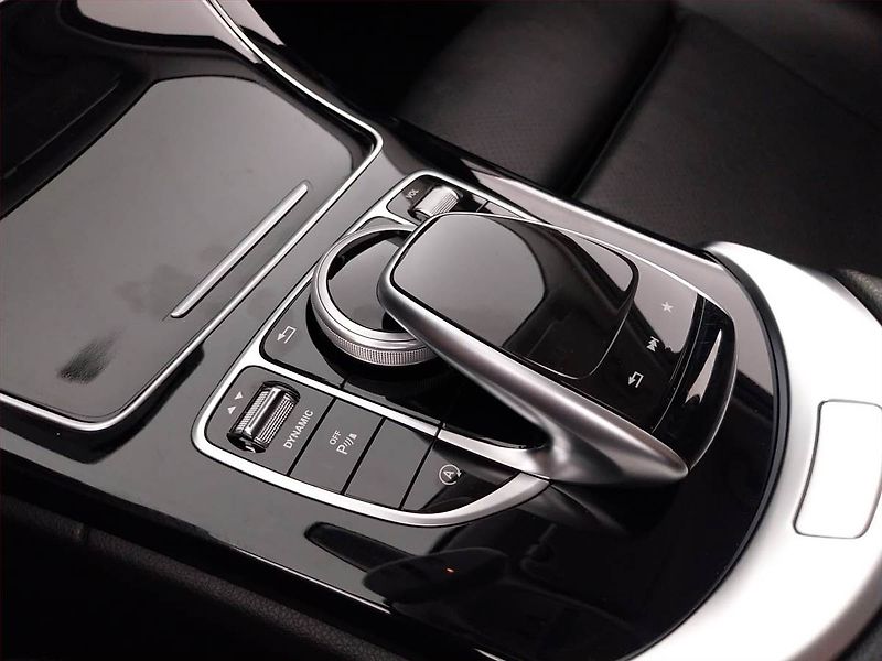 Mercedes-Benz Třídy C (2017) C 180, Automat, Kůže, Navi - fotka 18 z 23