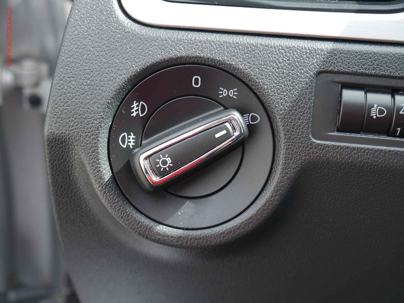Škoda Rapid (2018) 1.0 TSI, 2.maj,ČR, AC - fotka 17 z 21