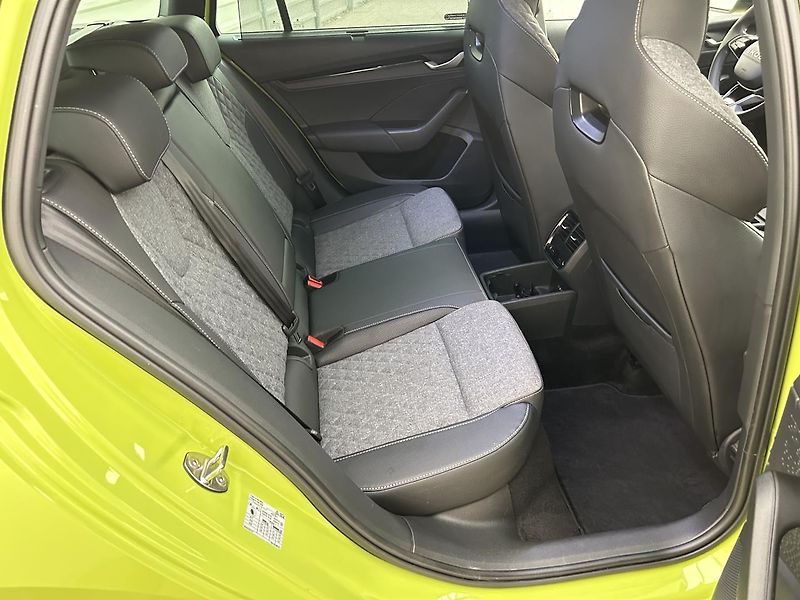 Škoda Octavia 2.0 TSI 4x4 SportLine - fotka 28 z 31