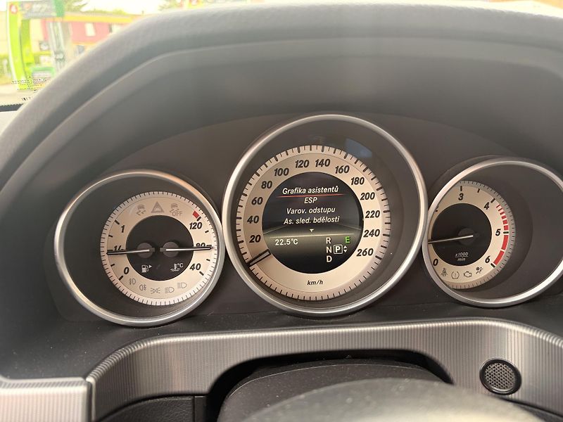 Mercedes-Benz Třídy E (2013) E220cdi - 125kw - fotka 16 z 16