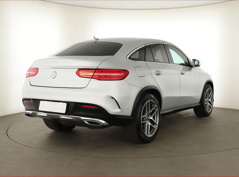 Mercedes-Benz GLE (2020) 350 d 4MATIC, ČR, AMG line - fotka 5 z 19