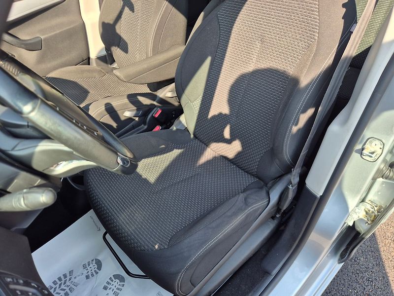 Citroën C4 Picasso 1.6HDi 80kW - Nová STK - fotka 11 z 26