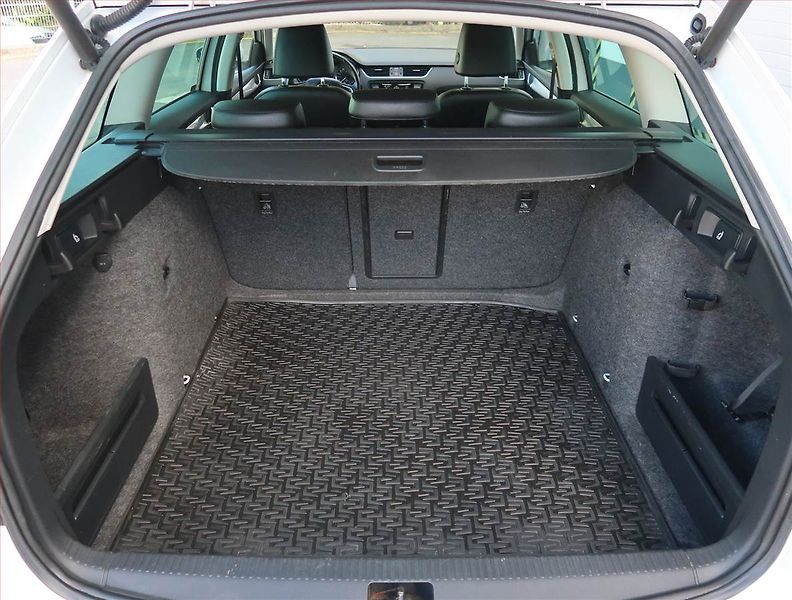 Škoda Octavia (2014) 2.0 TDI 4x4, 4X4, Xenony - fotka 14 z 25