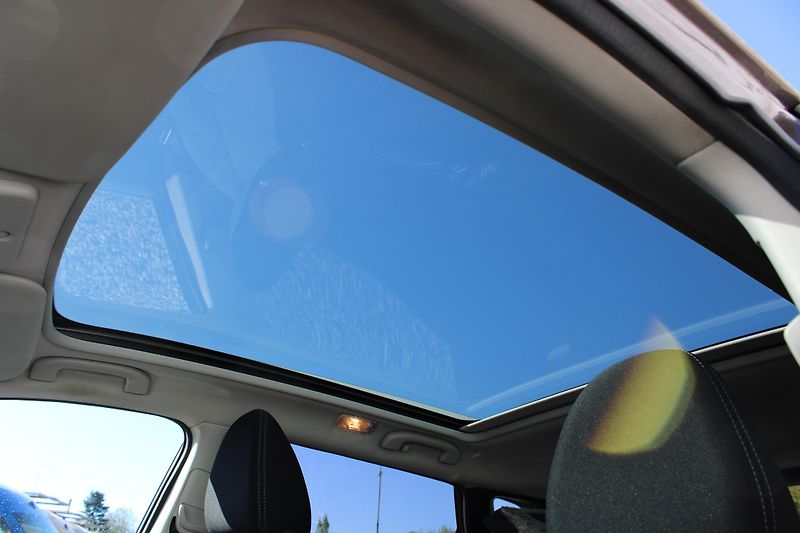 Nissan Qashqai 1.3 DiG-T 1.Majitel ČR Panoram - fotka 22 z 25