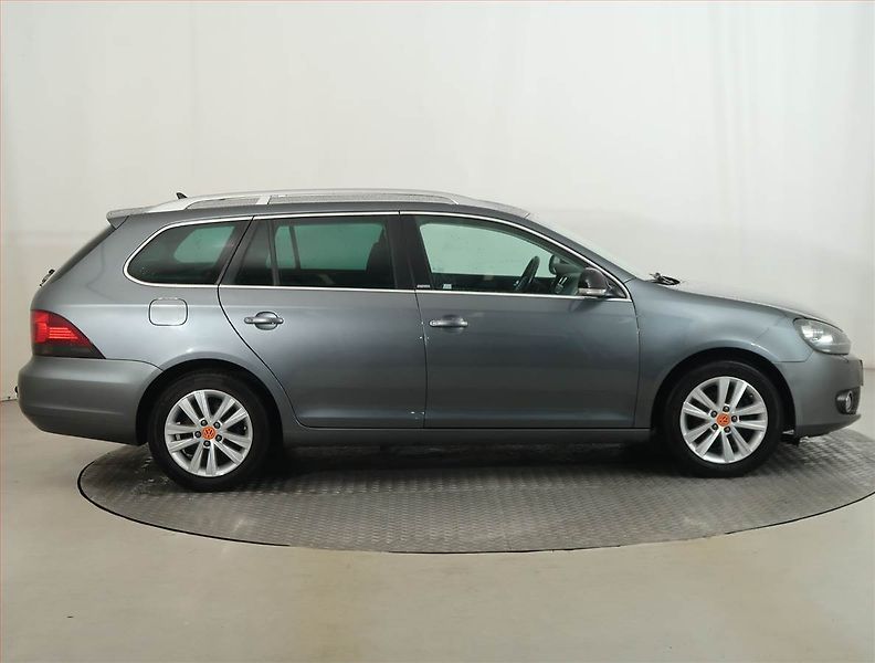Volkswagen Golf (2011) 1.6 TDI, Serv.kniha, Navi - fotka 6 z 13