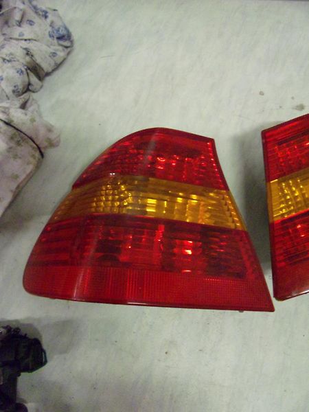 BMW Řada 3 E46 zadní světla sedan - fotka 2 z 4