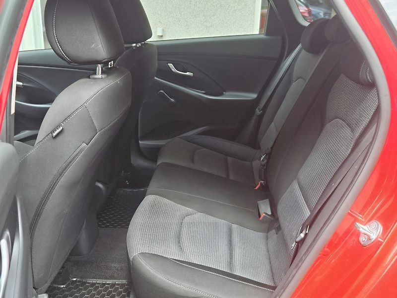 Hyundai i30 1.5i Start Plus, 1.maj. - fotka 25 z 29