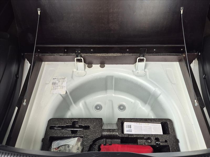 Volkswagen up! 1,0 i 5 Dv. Load Užitk. Klima - fotka 16 z 24