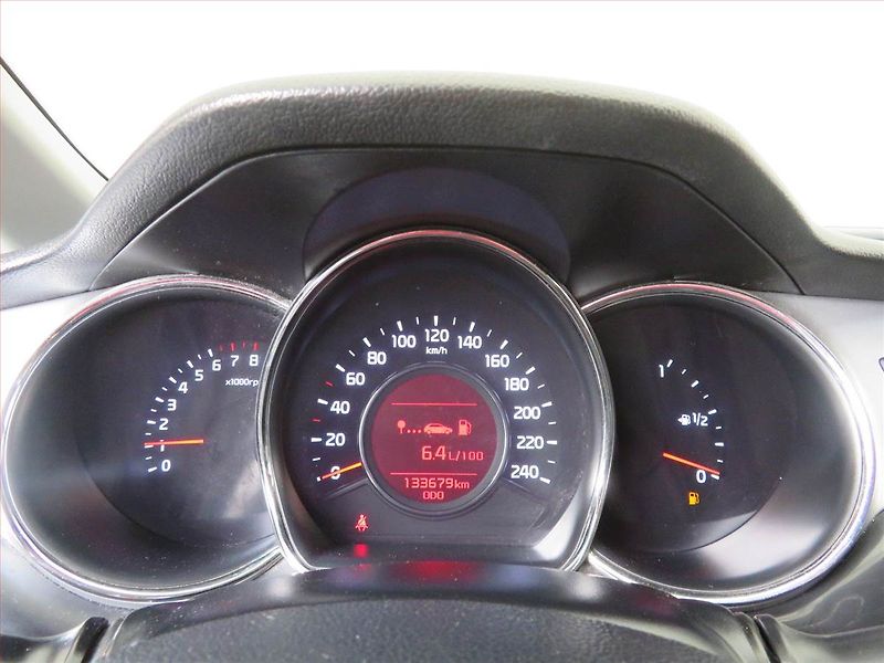 Kia Ceed (2012) 1.4 CVVT, Serv.kniha, Tempomat - fotka 11 z 17