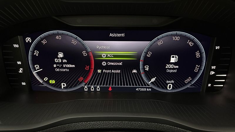 Škoda Karoq 1.5 TSI DSG Sportline - fotka 10 z 27
