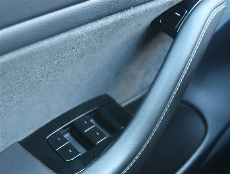 Tesla Model 3 (2019) Long Range 4WD 78kWh, SoH 92% - fotka 20 z 24