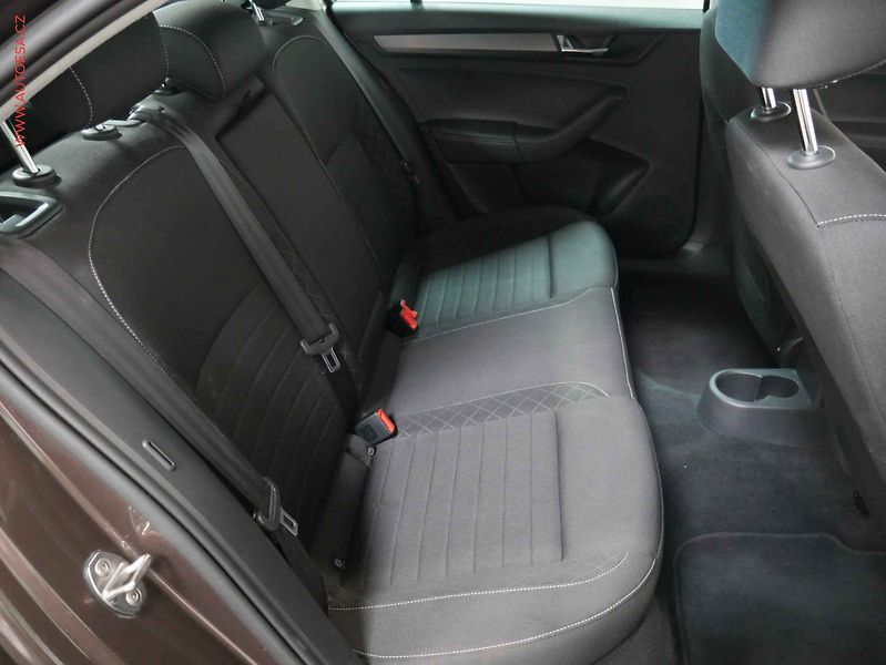 Škoda Rapid (2019) 1.0 TSi, ČR, Style - fotka 11 z 23