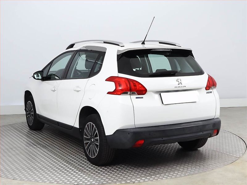 Peugeot 2008 (2016) 1.2 PureTech, Serv.kniha - fotka 4 z 11