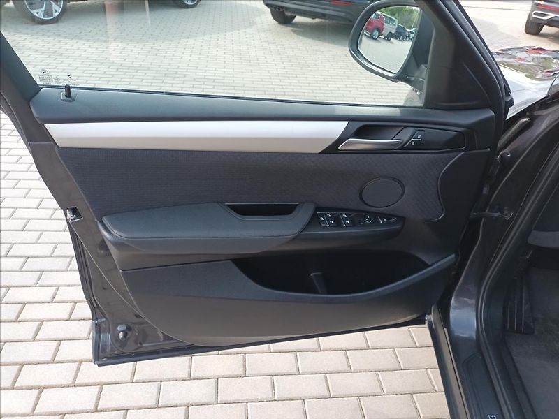 BMW X4 2,0 xDrive20d,MANUÁL,NAVI, - fotka 16 z 41