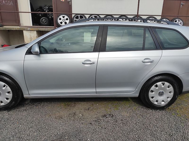 Volkswagen Golf 1.9 TDI Variant Trendline - fotka 2 z 26
