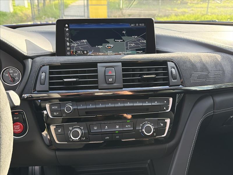 BMW M4 3,0 CS 338 Kw ČR DPH - fotka 29 z 50