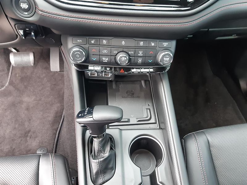 Dodge Durango (2026) 5,7 V8 HEMI  R/T 4x4 - fotka 29 z 47