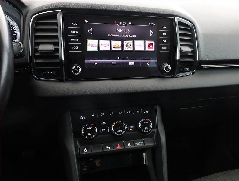 Škoda Karoq (2020) 1.5 TSI - fotka 10 z 17