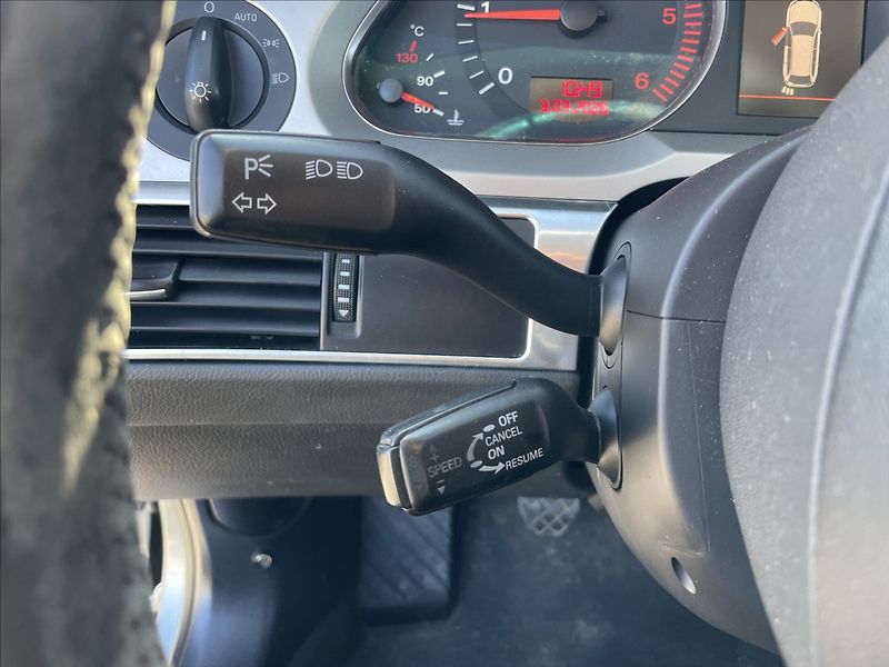 Audi A6 2,0 TDi 103kw Avant Xenon Kůže - fotka 17 z 33
