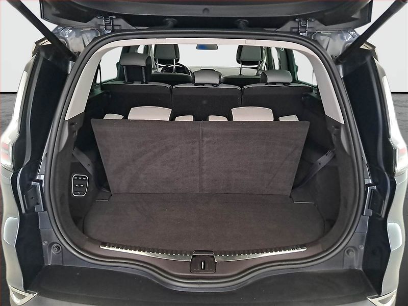 Renault Espace (2017) 1.6 dCi, Automat, 7 míst, Kůže - fotka 16 z 23