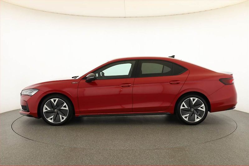 Škoda Superb (2025) 2.0 TDI, Sportline, Navi - fotka 3 z 19