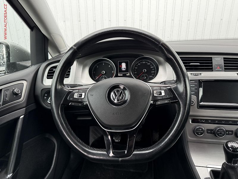 Volkswagen Golf (2015) 1.6TDi, ČR, Comfortline - fotka 12 z 16