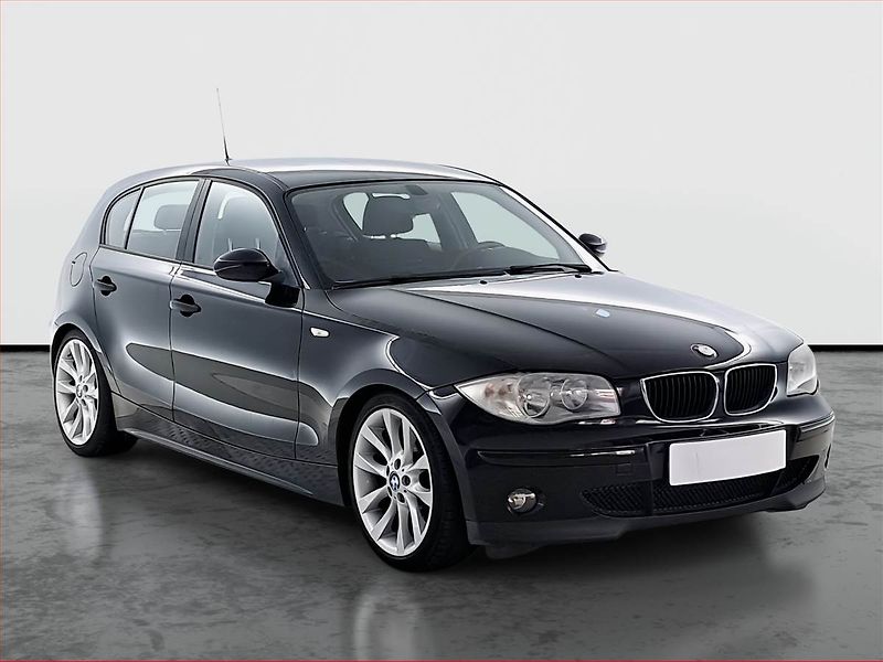 BMW Řada 1 (2007) 118d, po STK, Tažné - fotka 1 z 18