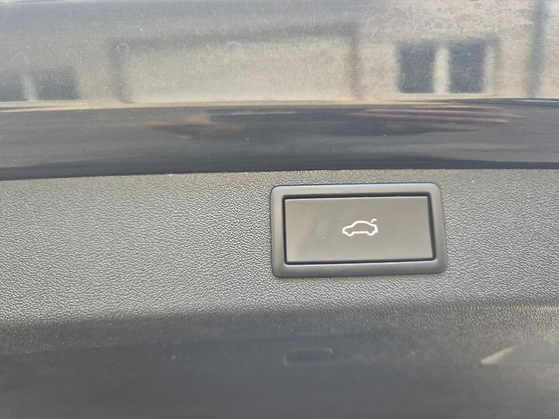Škoda Enyaq 150kw, iV80 19ALU TZ SOH 96% - fotka 40 z 44