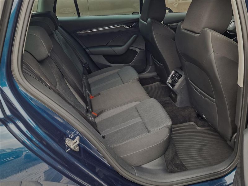 Škoda Octavia 2.0 TDI Style Combi,ČR,1.Maj. - fotka 15 z 48