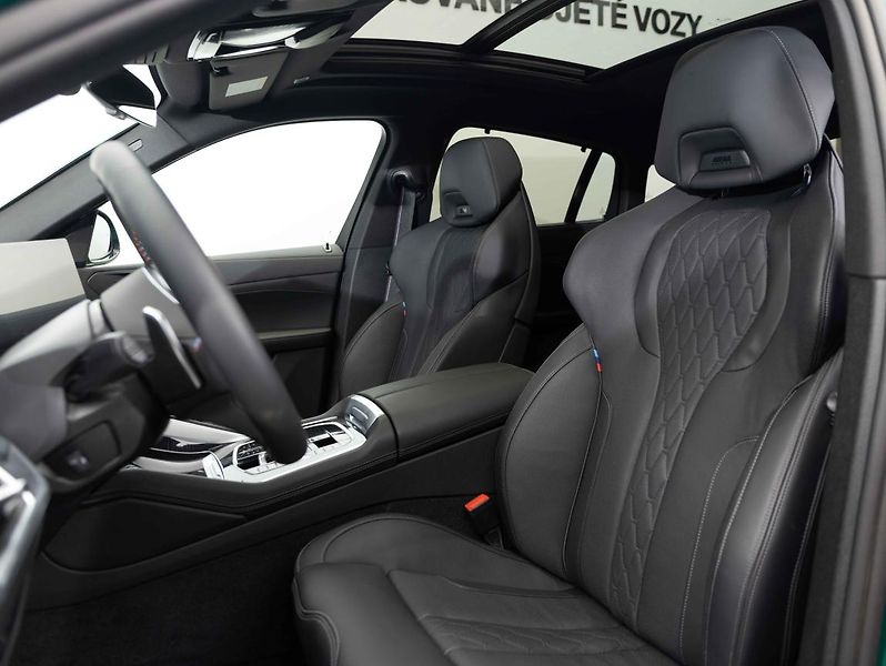 BMW X6 M60i - fotka 19 z 23