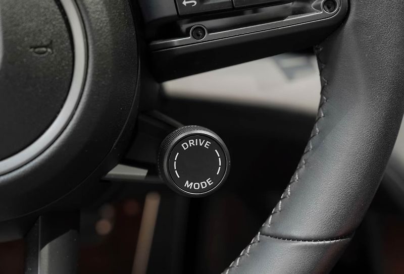 Porsche Taycan 4 Cross Turismo InnoDrive 360 - fotka 16 z 24