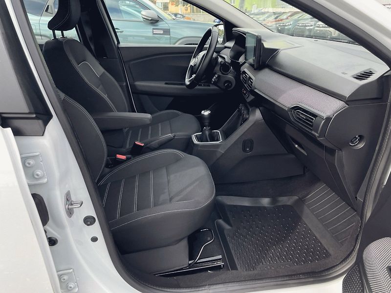 Dacia Logan (2022) 1.0 TCe,67kW,LPG,ČR,1.Maj - fotka 27 z 31