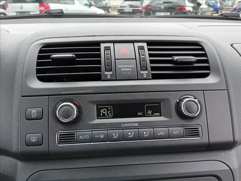 Škoda Fabia 1,6 TDI,77KW,1MAJ,TAŽNÉ,VÝHŘEV - fotka 28 z 37