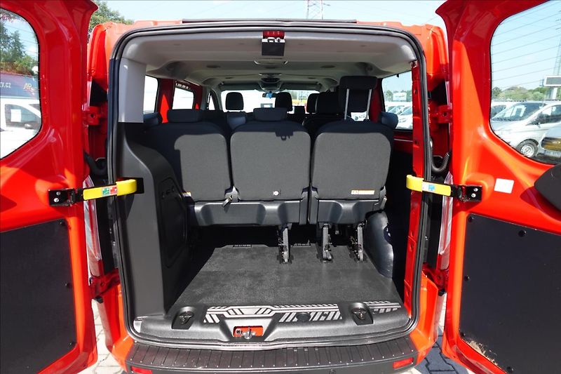 Ford Transit Custom 2,0 TDCi  L1H1 BUS KLIMA SERVI - fotka 12 z 31