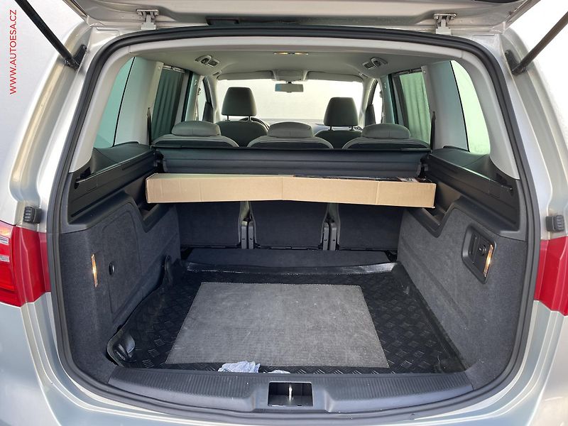 Seat Alhambra (2011) 2.0 TDi 4x4, Style, navi - fotka 7 z 19