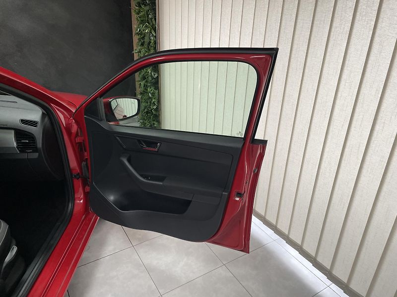 Škoda Fabia 1.0 TSi ČR CEBIA  - fotka 13 z 30