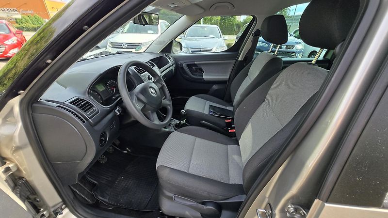 Škoda Roomster 1.4 16V ACTIVE +EDITION 1.MAJ. - fotka 31 z 35
