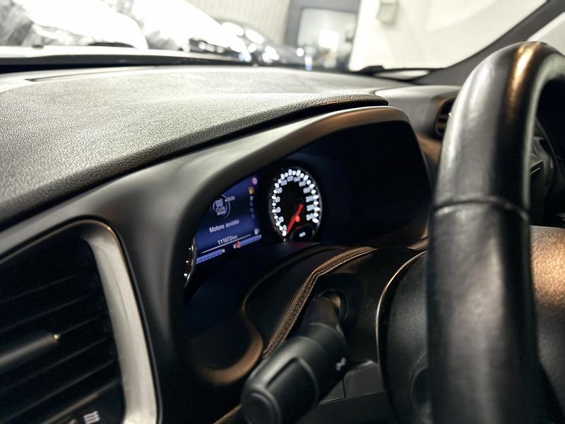 Jeep Renegade (2020) 1.3i,T4,180CV,REZERVOVÁNO - fotka 18 z 28