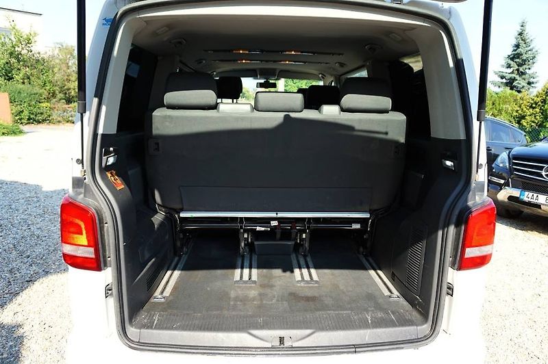 Volkswagen Multivan (2012) 2,0 BI-TDI 132 kW - fotka 13 z 42