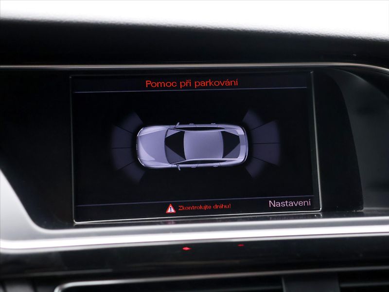 Audi A5 2,0 TFSI 169kW S-Line Xenon - fotka 17 z 27