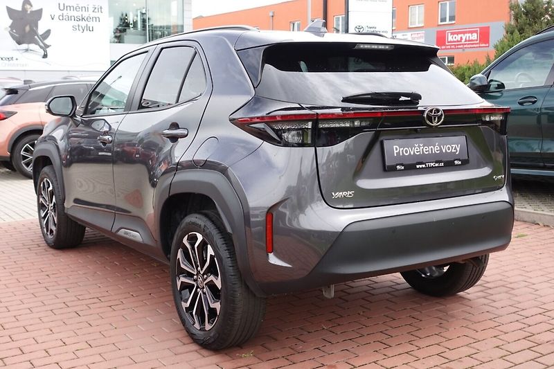 Toyota Yaris Cross 1,5 HEV Style - fotka 6 z 33