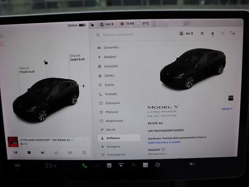 Tesla Model Y (2022) - fotka 38 z 45