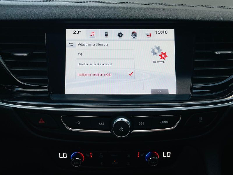 Opel Insignia 2.0CDTi KAMERA SERVISKA TAŽNÉ - fotka 41 z 55