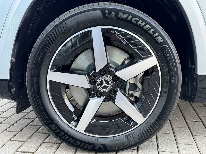 Mercedes-Benz GLB 350 4MATIC s techonologií - fotka 26 z 34