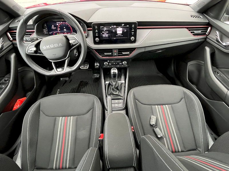 Škoda Kamiq (2025) 1.0 TSI 85kW Monte Carlo - fotka 12 z 29