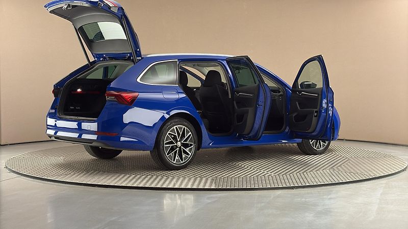 Škoda Octavia 2.0 TDI DSG Style Combi - fotka 6 z 26