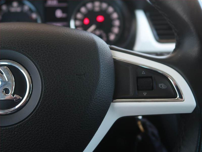 Škoda Rapid (2014) Spaceback 1.2 TSI, Tempomat - fotka 15 z 15
