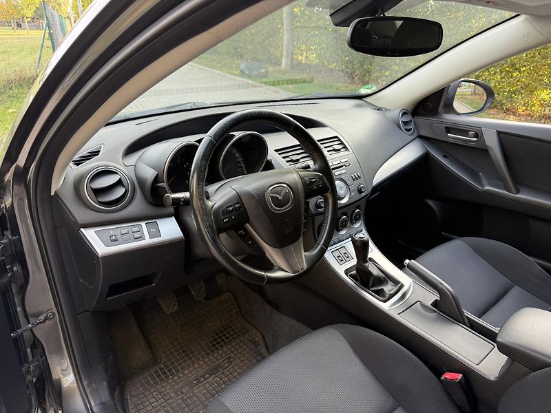 Mazda 3 2.0 Exclusive-Line - fotka 29 z 33
