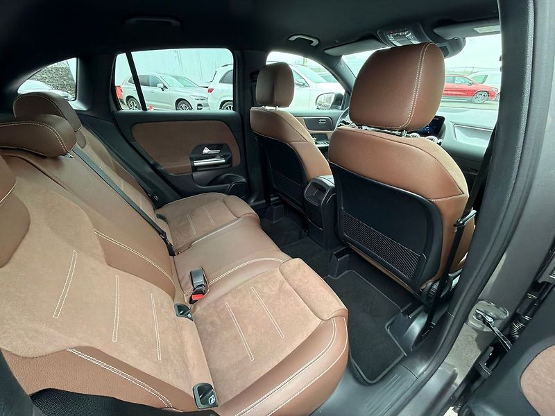 Mercedes-Benz GLA 200 d AMG Style Edition - fotka 31 z 35